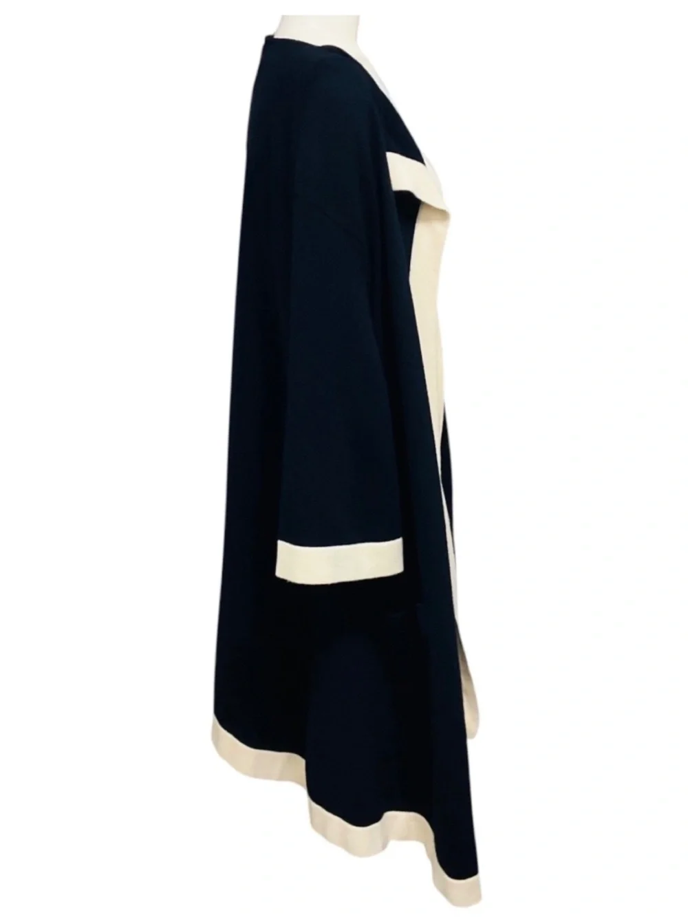 CHANEL NAVY / WHITE 2016 CASHMERE KNIT LONG CARDIGAN SWEATER WITH SILVER CC LOGO - Picture 2 of 8